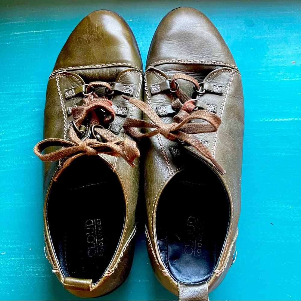Cloud Footwear olive colored shoes EU 41 Womens 9 or 9.5 fit like EU 40
